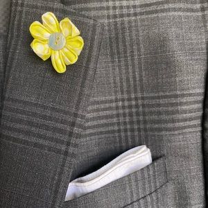 Lapel pin flower